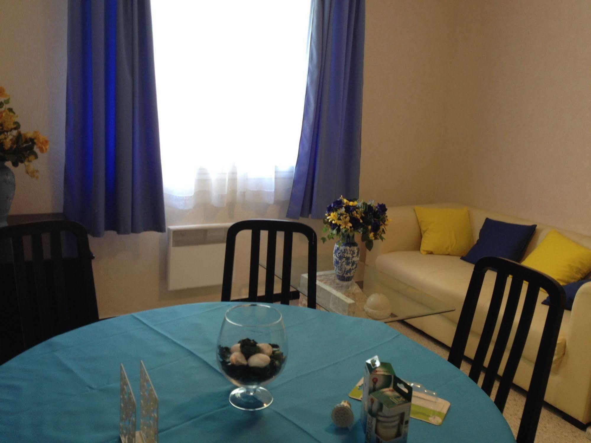 Appartement La Plage En Provence 르프라데 외부 사진