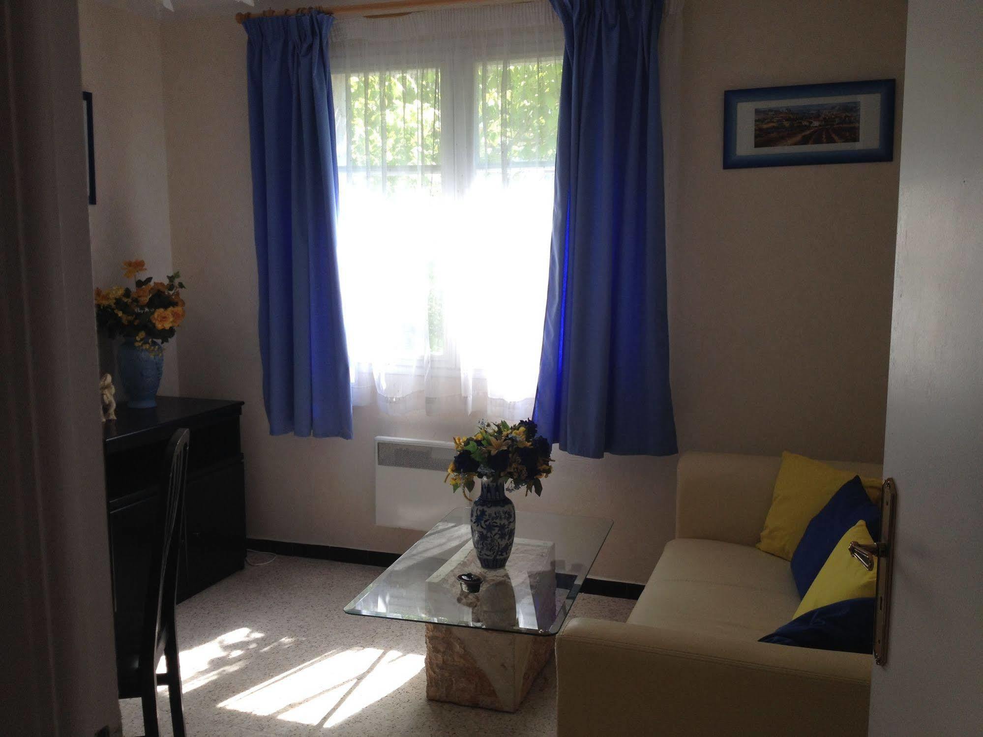Appartement La Plage En Provence 르프라데 외부 사진