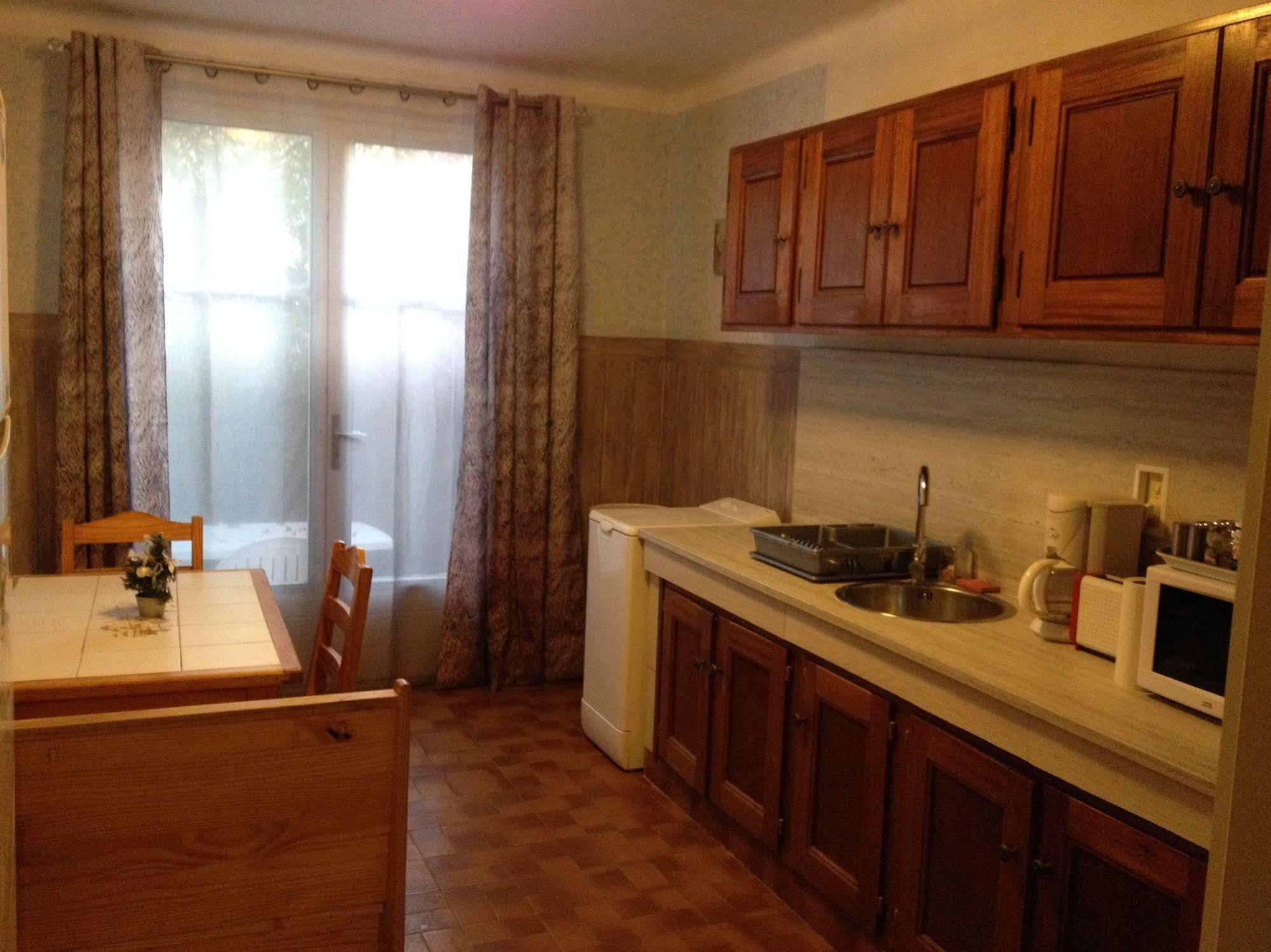 Appartement La Plage En Provence 르프라데 외부 사진